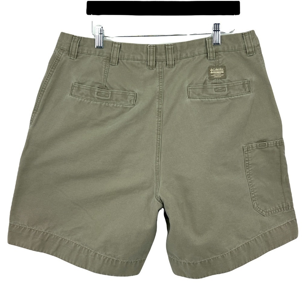𝅺Columbia sportswear utility cargo khaki shorts SZ 40